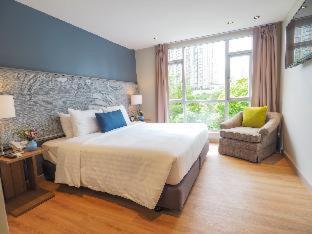 Deluxe Suite with Kitchen