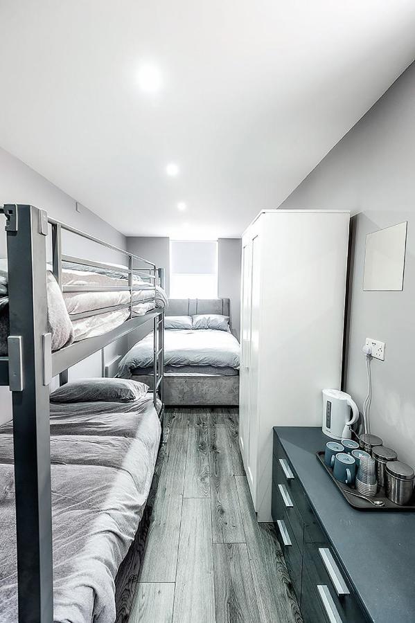 Family Room,1054873219:JPEG