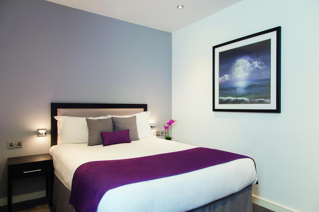 Super-Luxe Studio (sleeps 4)
