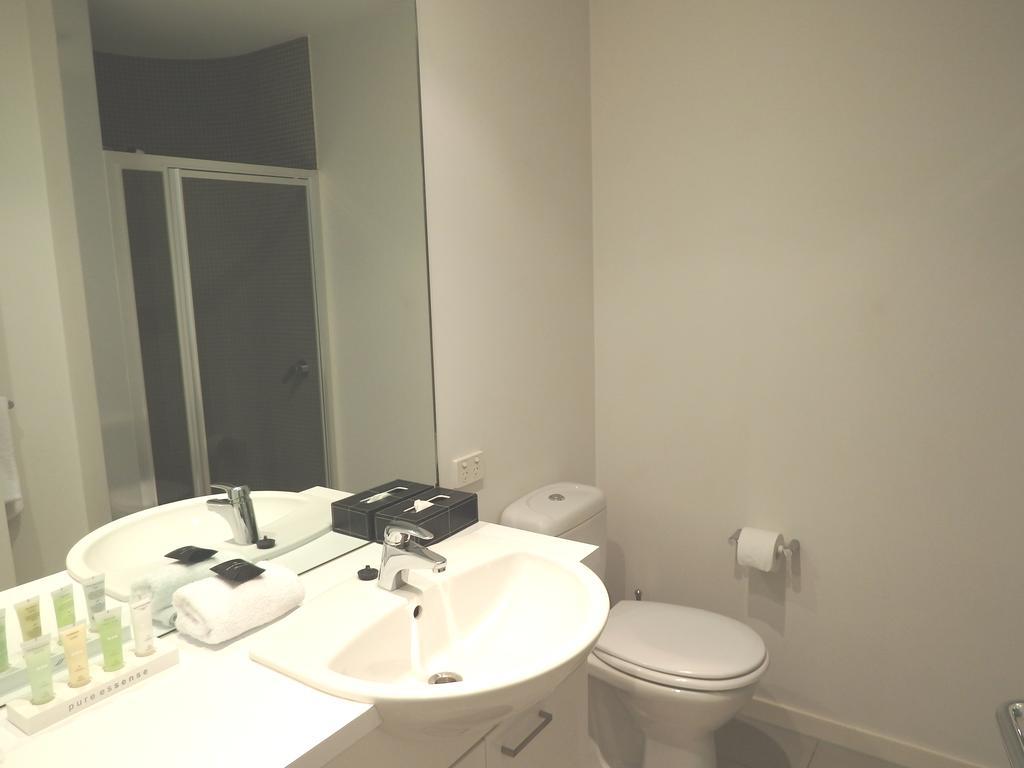 Executive One-Bedroom Apartment,1187034406:JPEG