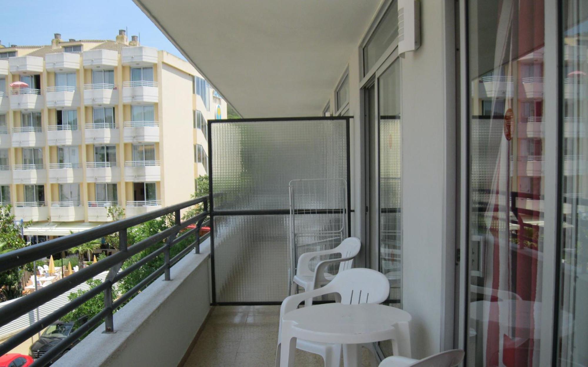 Apartment (3 Adults + 1 Child)