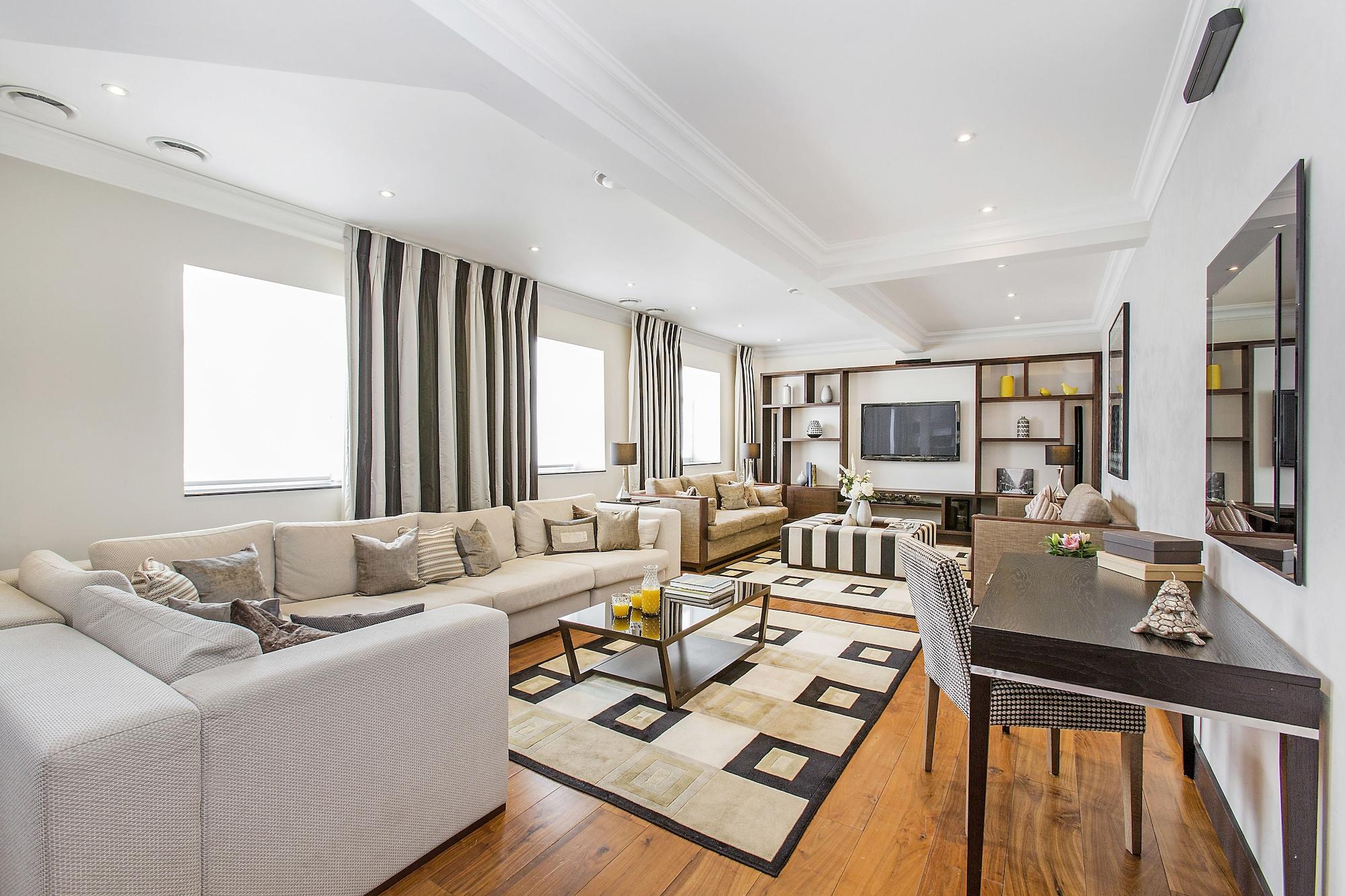 Luxuriöses Penthouse mit 4 Schlafzimmern und Terrasse
