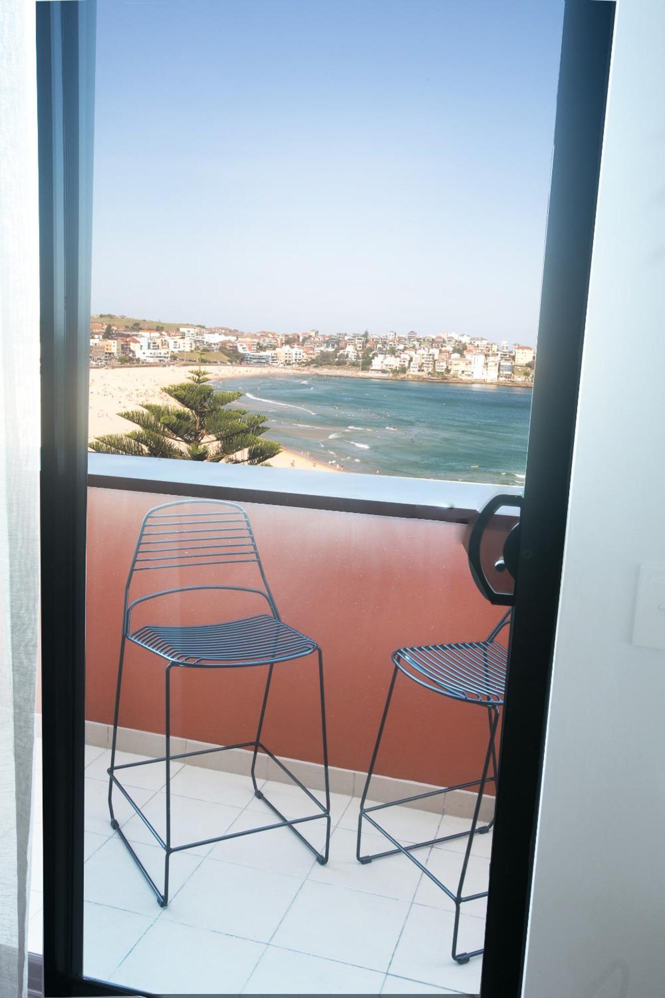 Two-Bedroom Apartment with Ocean View and Balcony