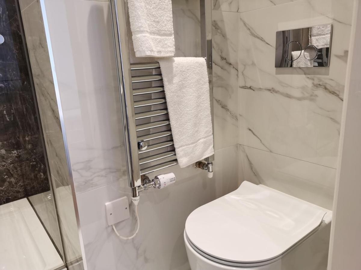 Single Room with Private Bathroom
