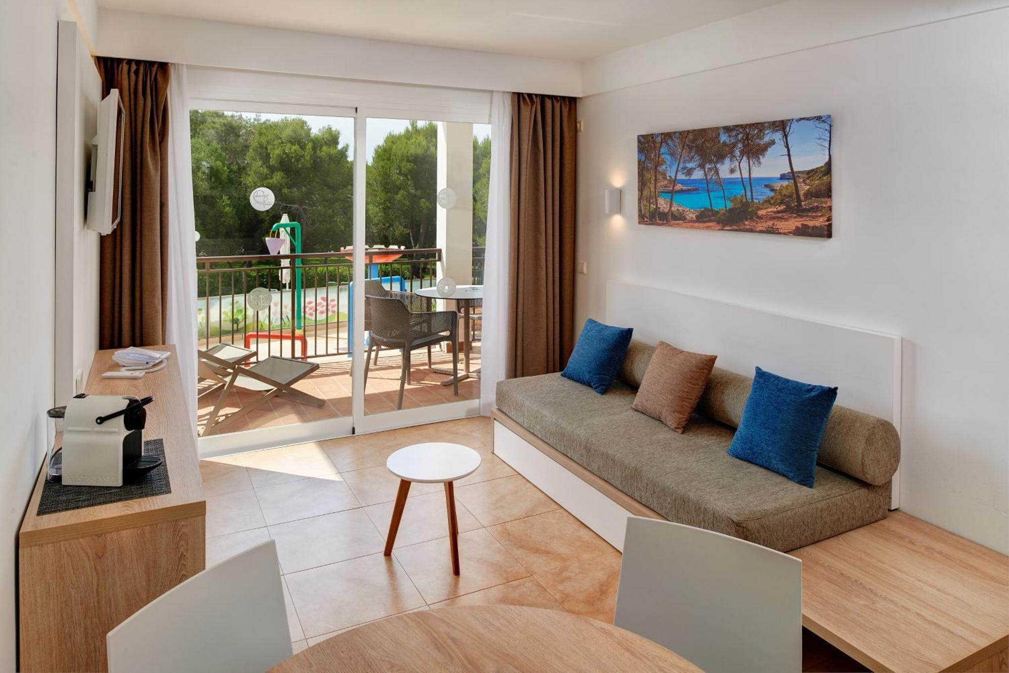 Superior One Bedroom Apartment