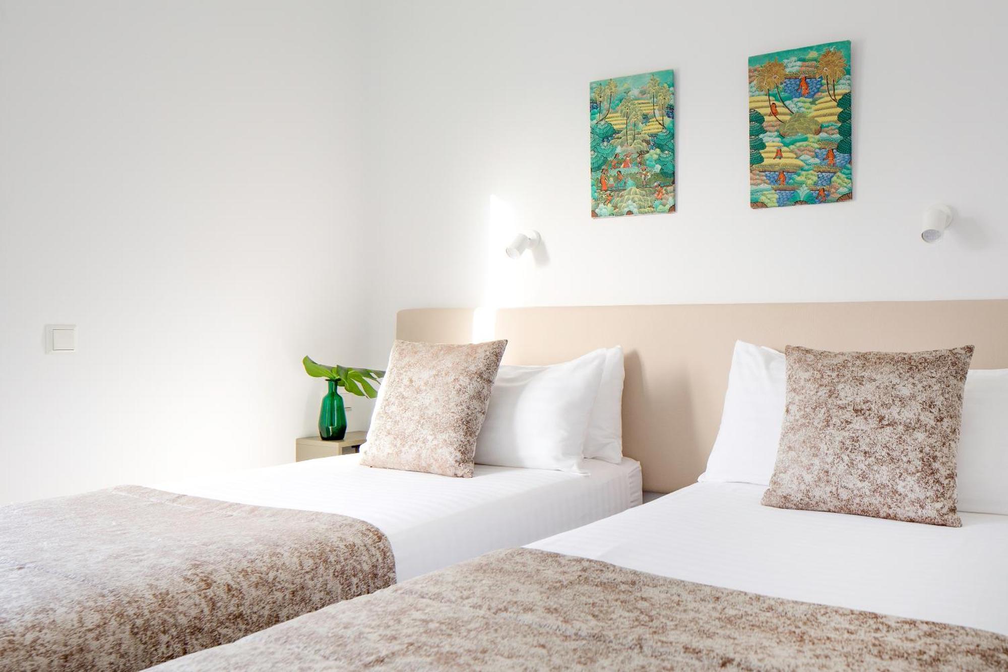 Two-Bedroom Apartment Sea View