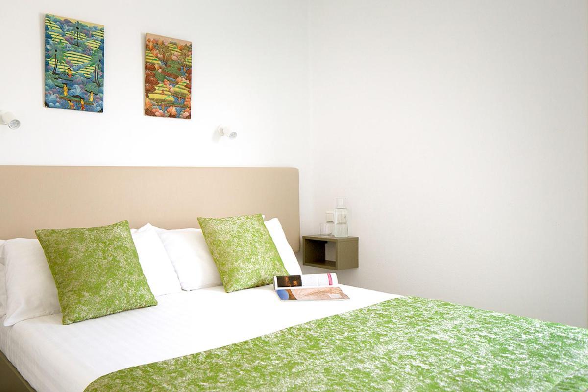Two-Bedroom Apartment Sea View