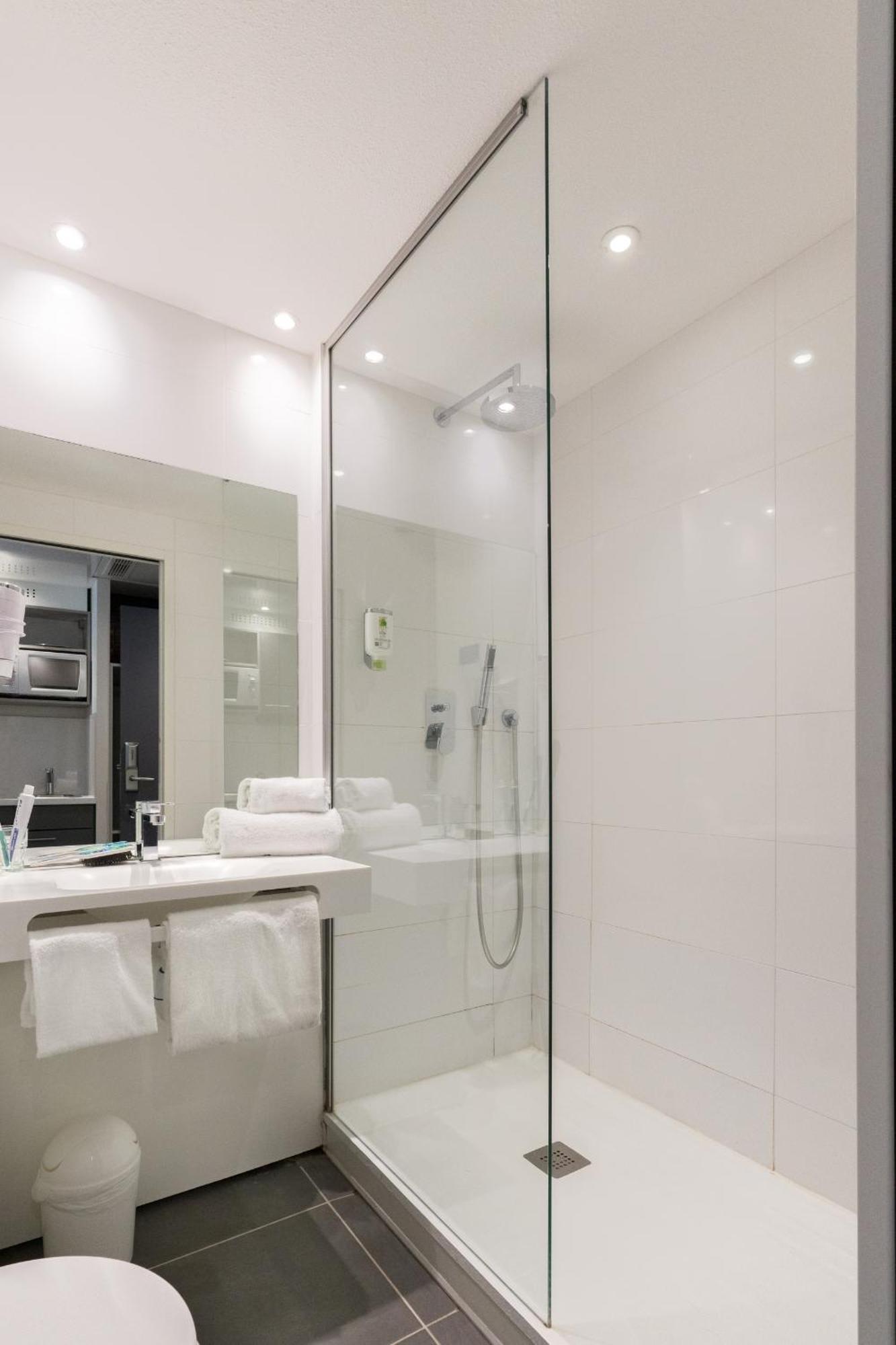 Triple Room,1273898485:JPEG