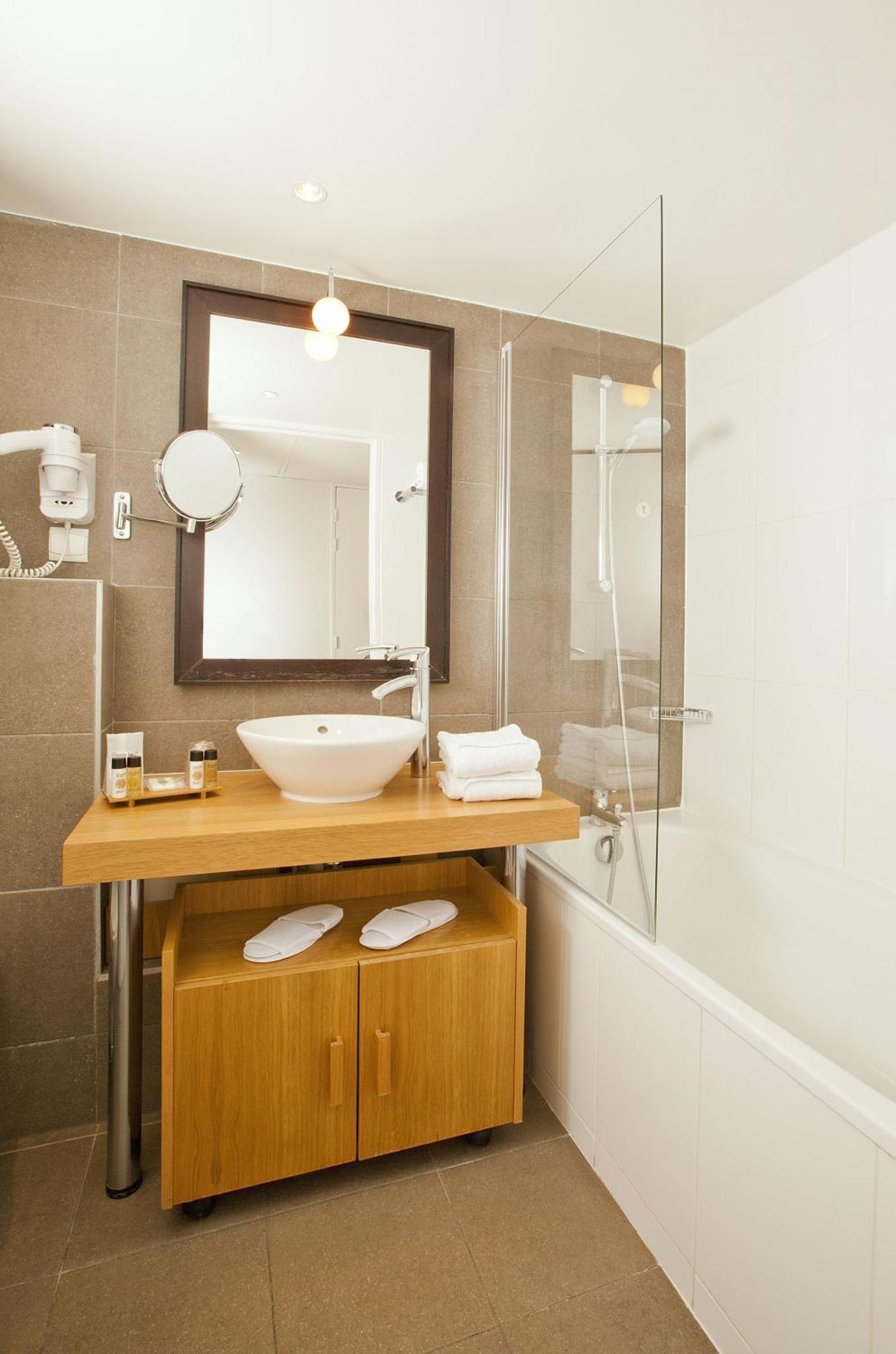 One-Bedroom Apartment,568657314:JPEG