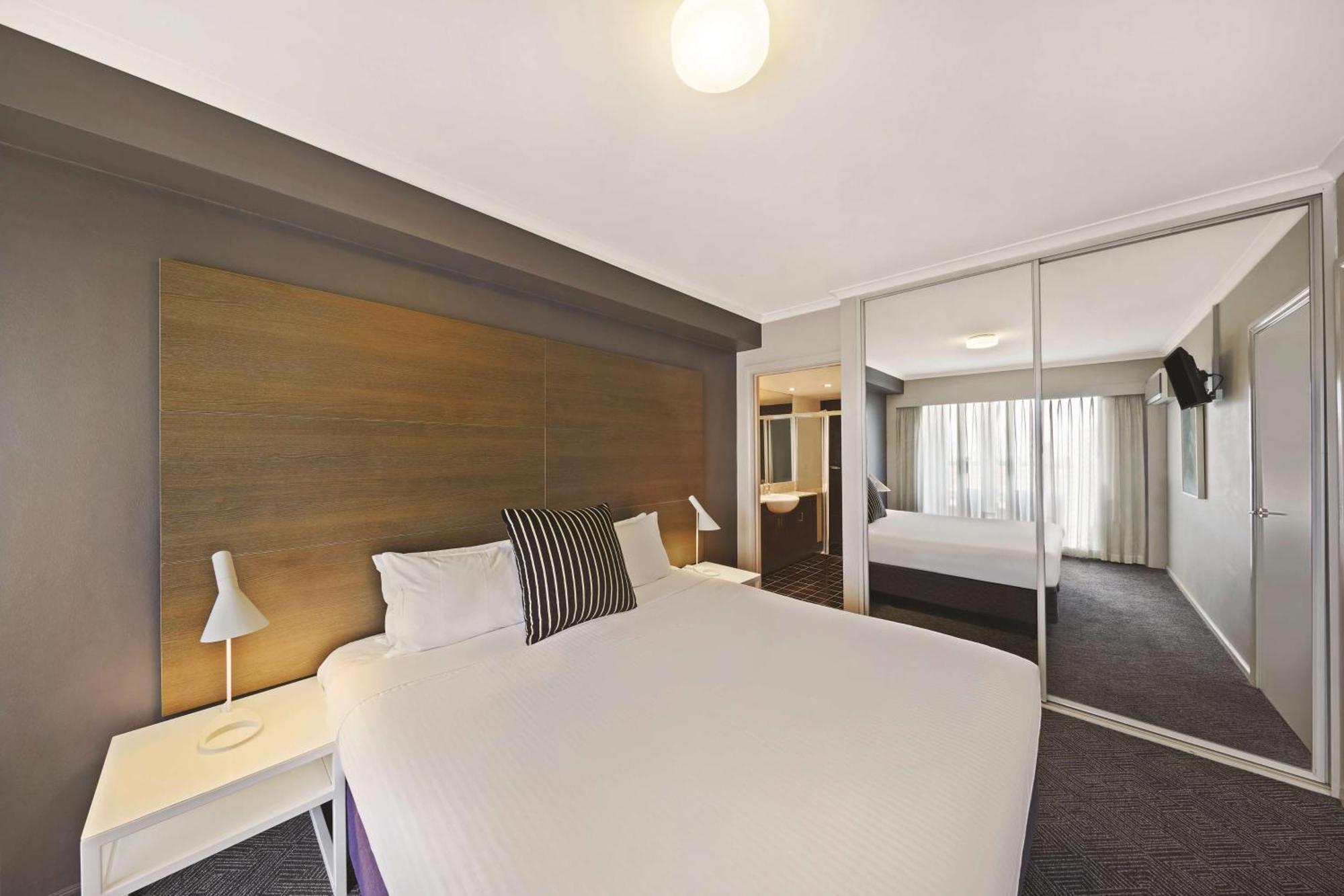 1 Bedroom Apartment with Balcony and View