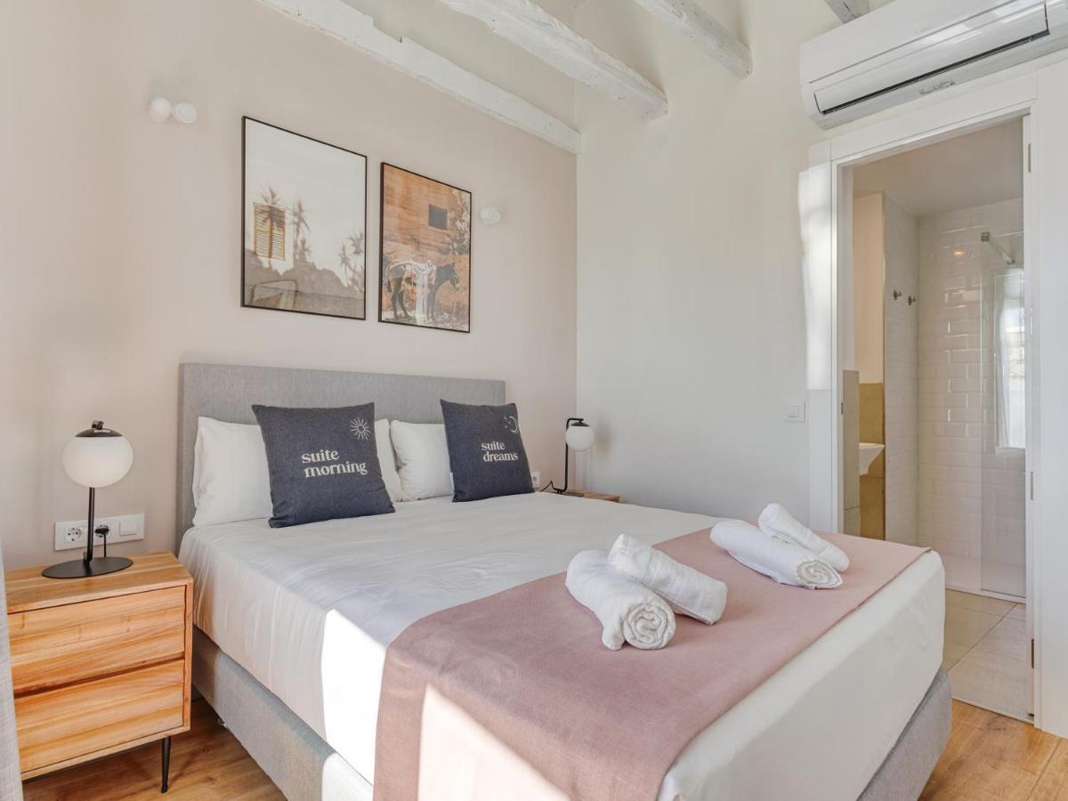 One-Bedroom Apartment with Terrace