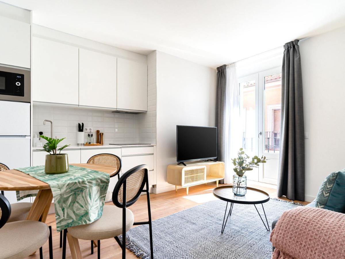 One-Bedroom Apartment with Balcony