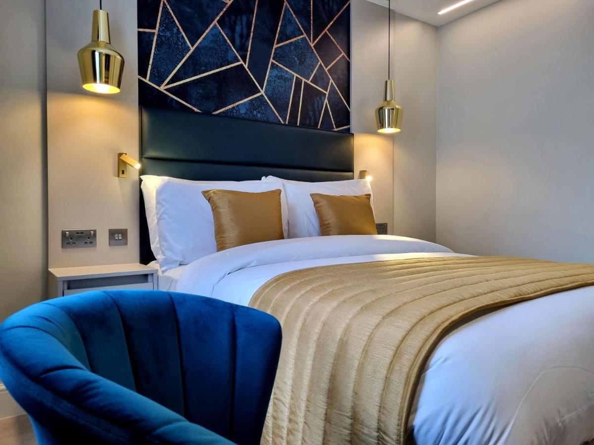 Studio mit Doppelbett ohne Fenster – Untergeschoss