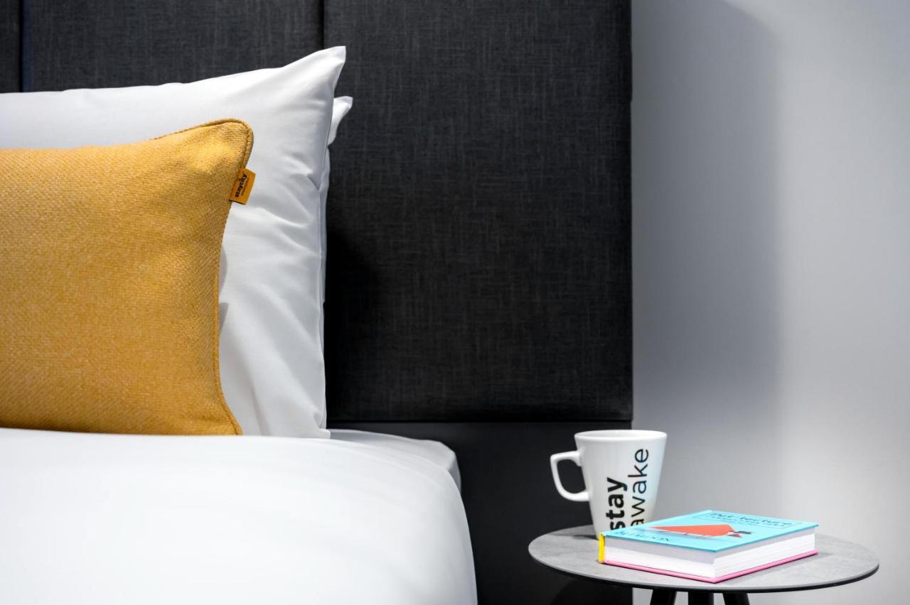 Studio Apartment (2 Adults),1299153148:JPEG