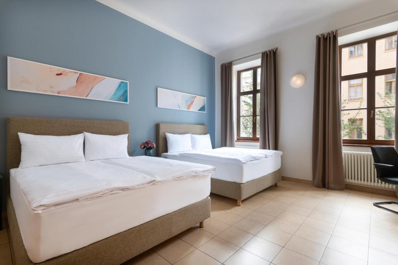 Deluxe One Bedroom Apartment
