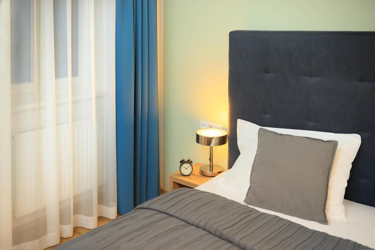 1-Bedroom Suite
