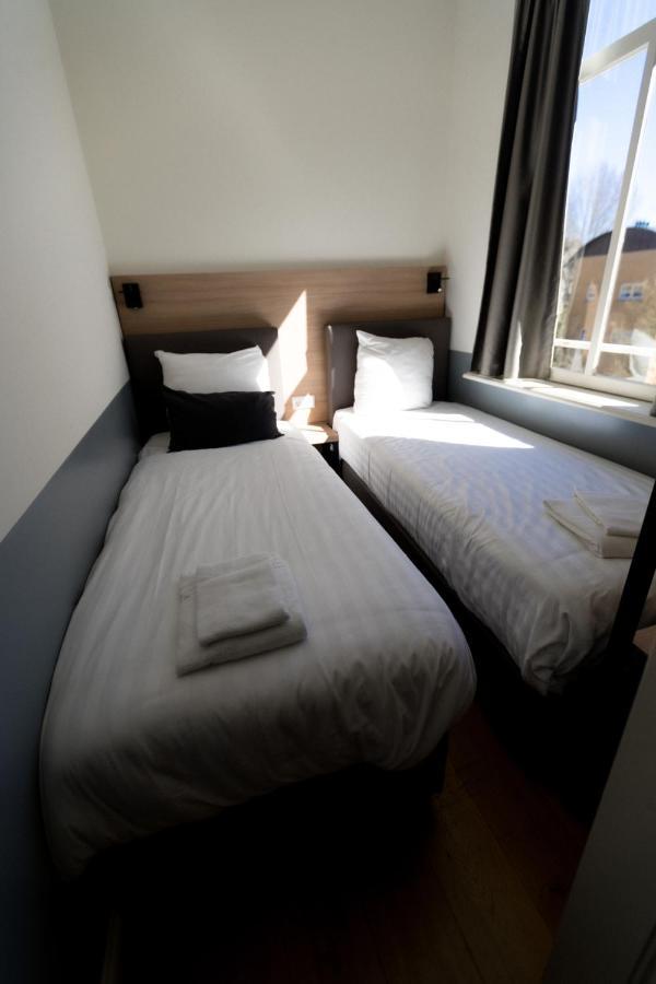 One-Bedroom Apartment Single Beds