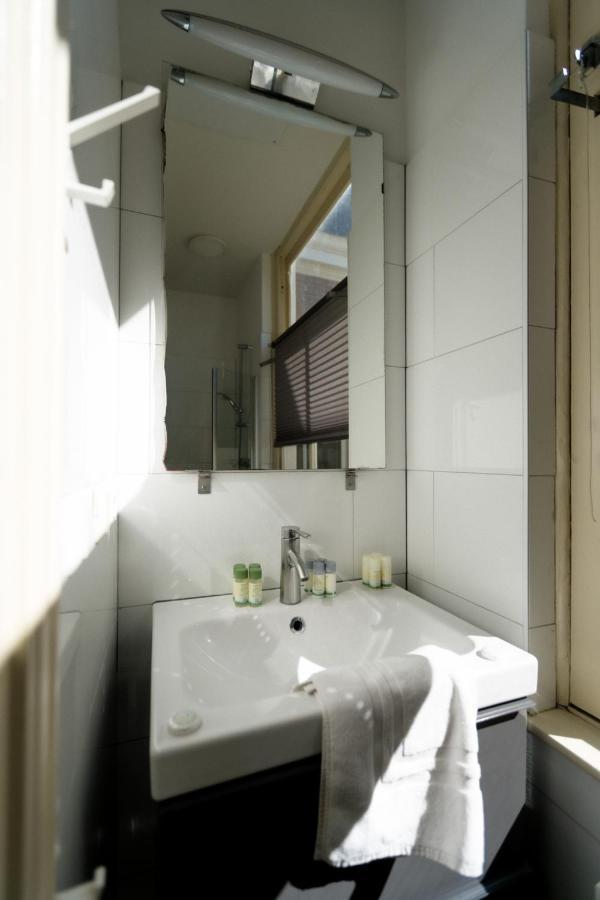 One-Bedroom Apartment Single Beds