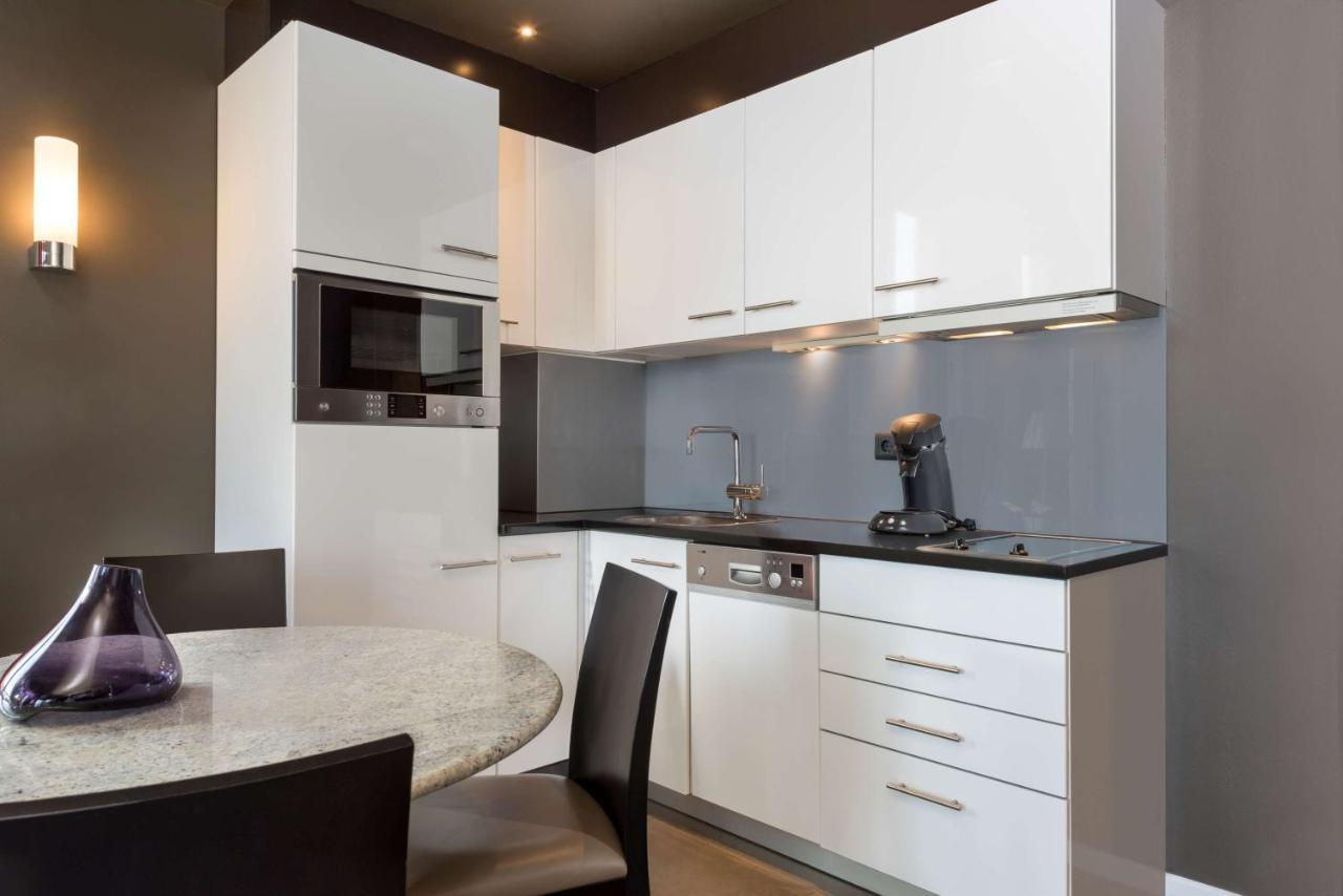 Premier One-Bedroom Apartment Corner