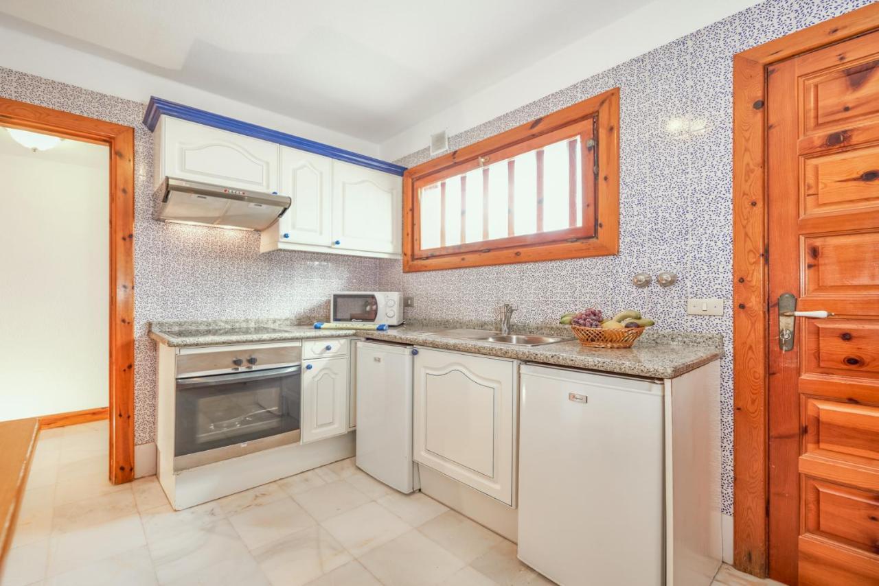 Three-Bedroom Classic Villa with Ocean View