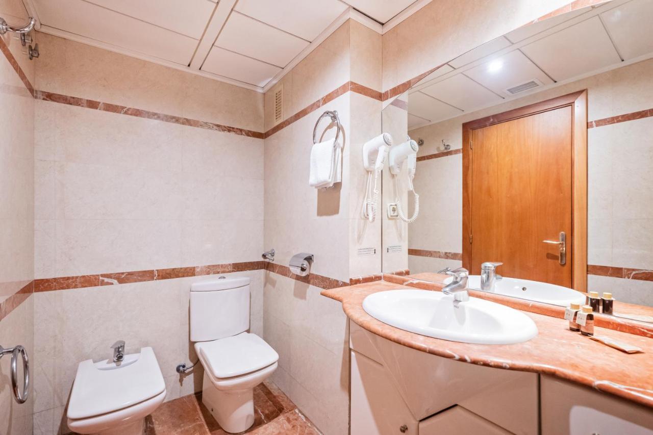 Two-Bedroom Apartment (4 Adults),1498766251:JPEG