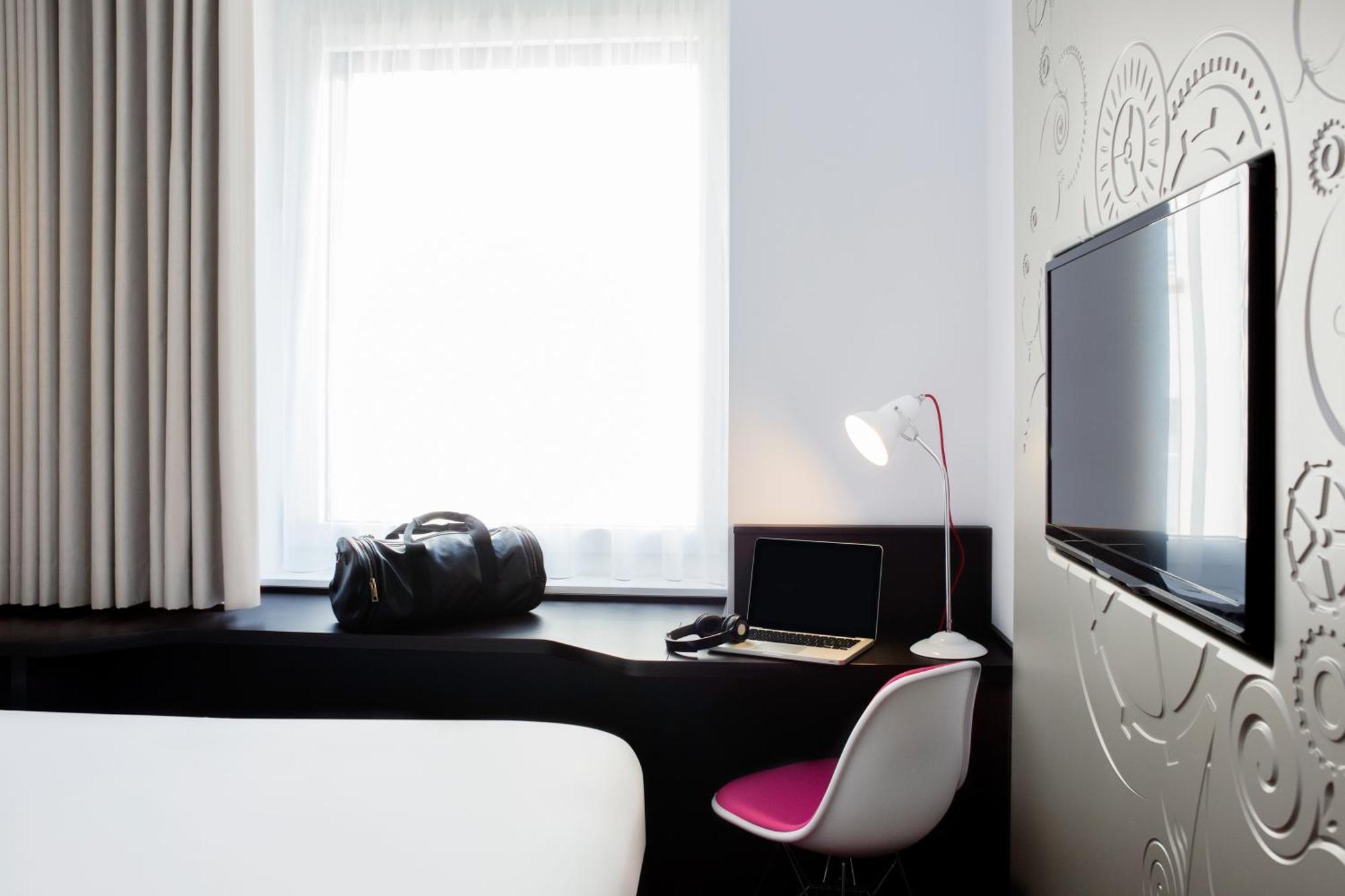 Junior One-Bedroom Apartment with Mini Bar
