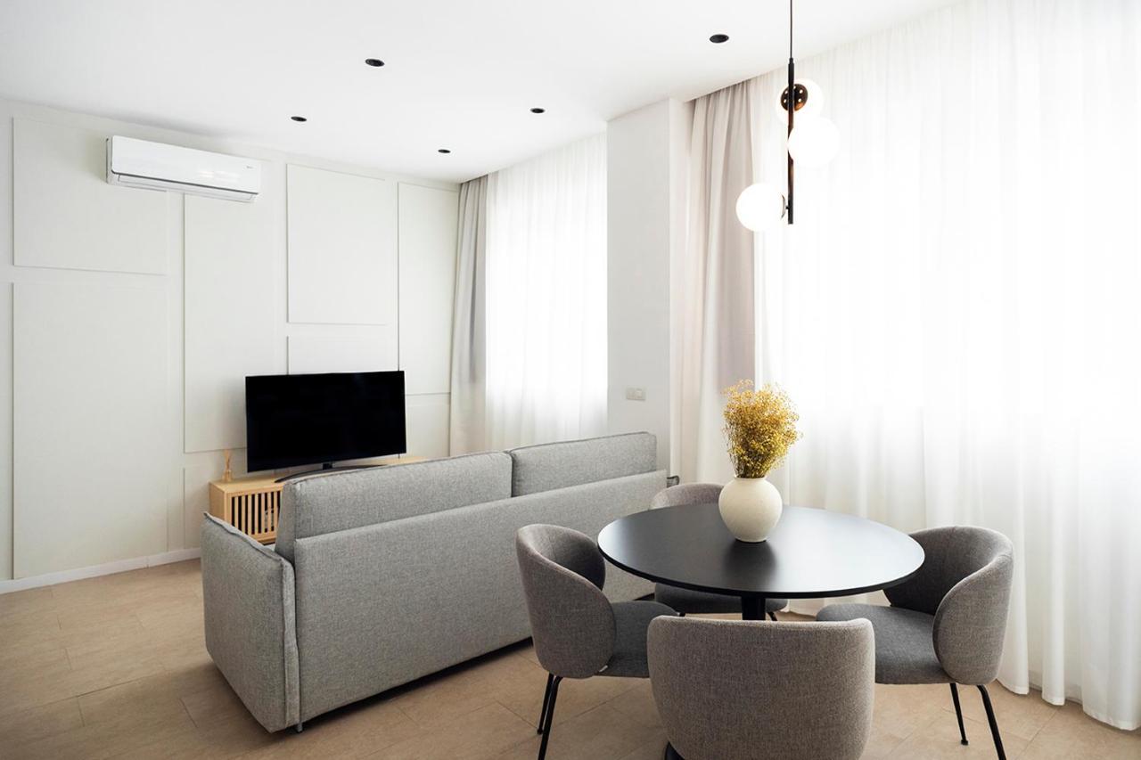 Studio (4 Adults)