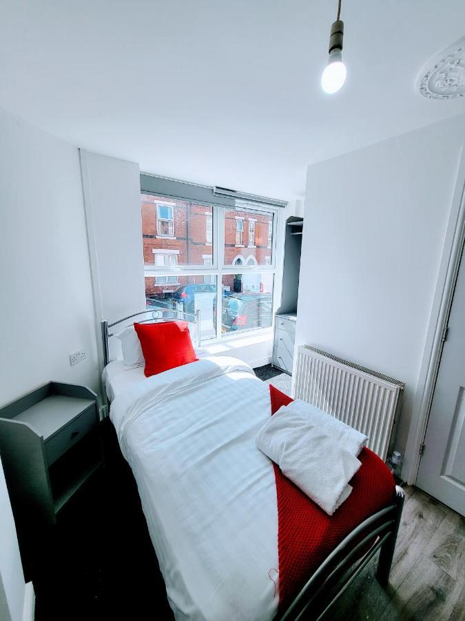 Single Room with Private Bathroom,1471647437:JPEG