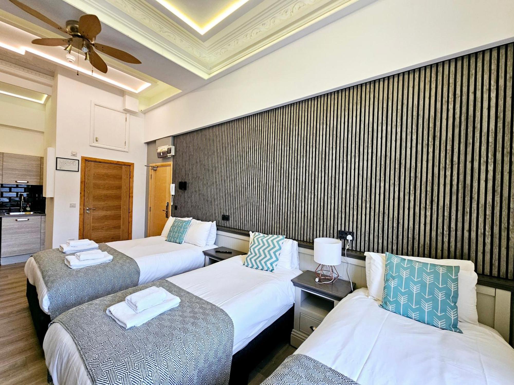 Quadruple Room,1499690629:JPEG