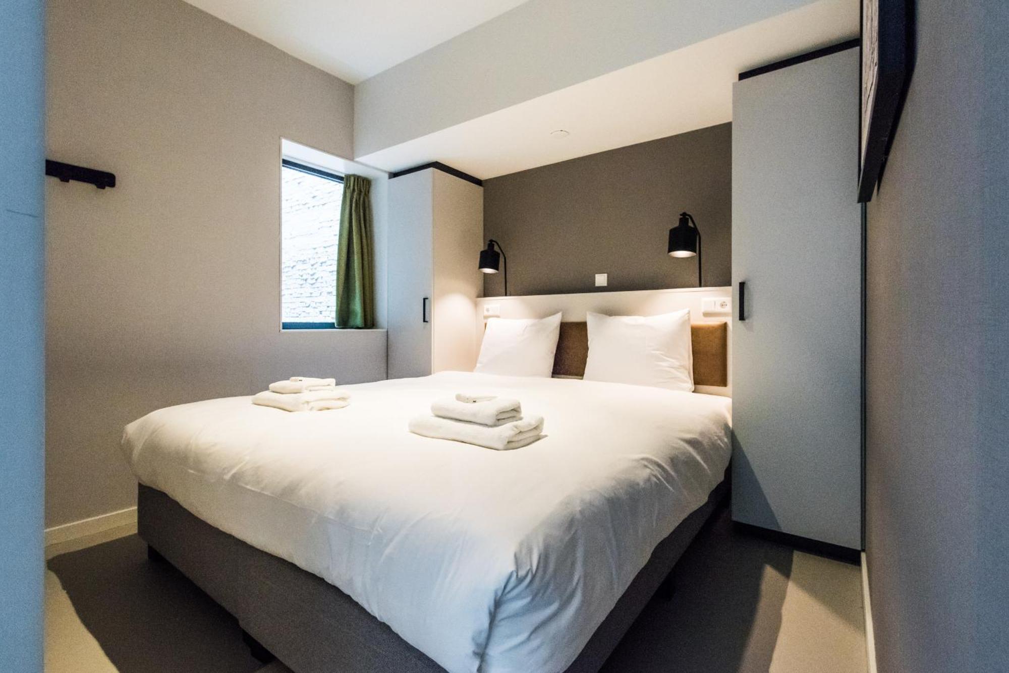 Large 1 Bedroom Apartment Canal view Duplex