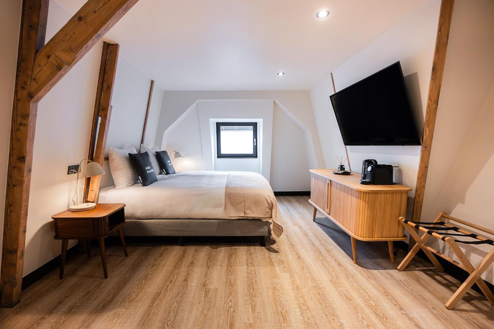 Comfort Queen Room