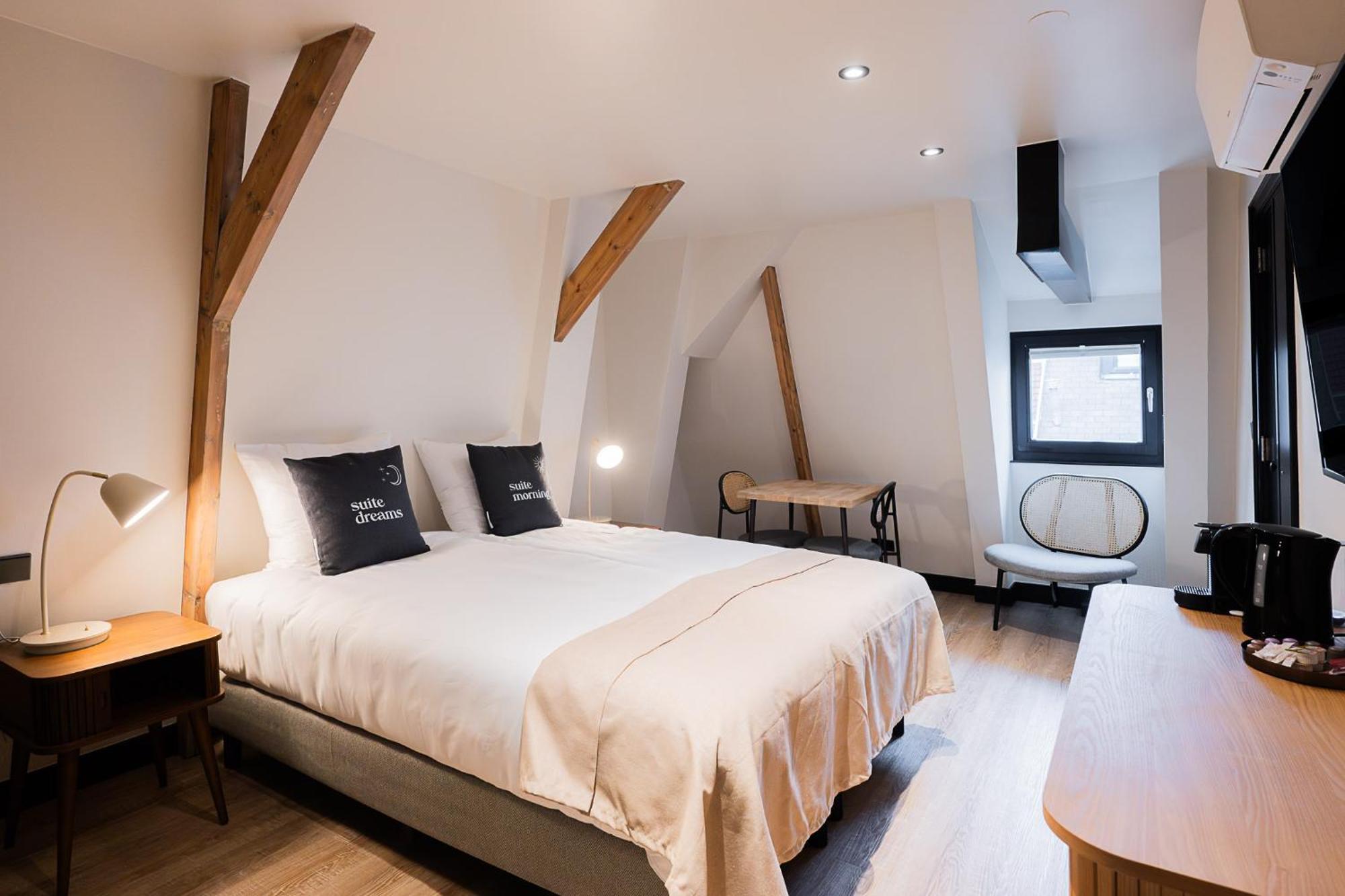Comfort Queen Room