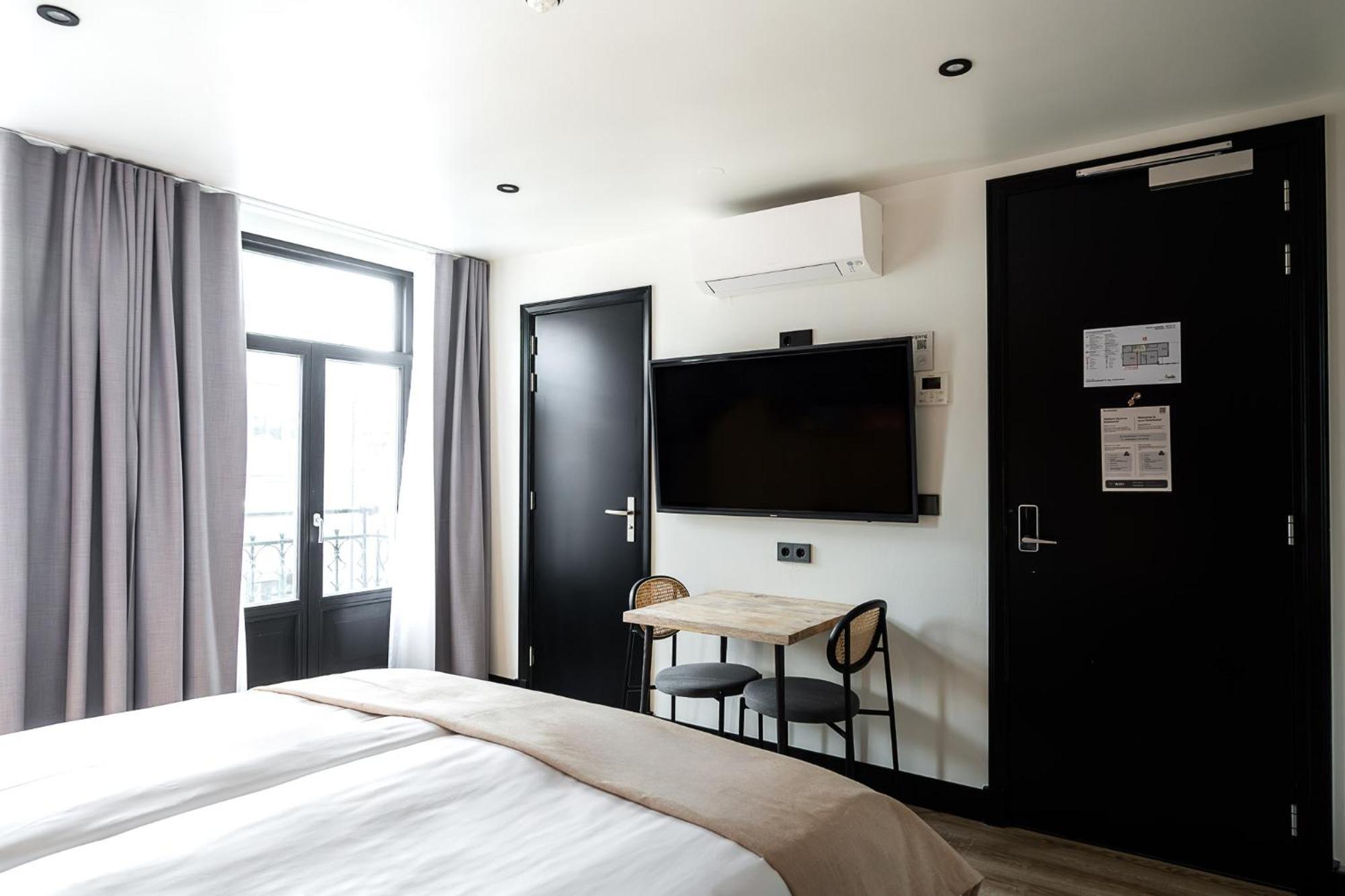 Comfort Queen Room