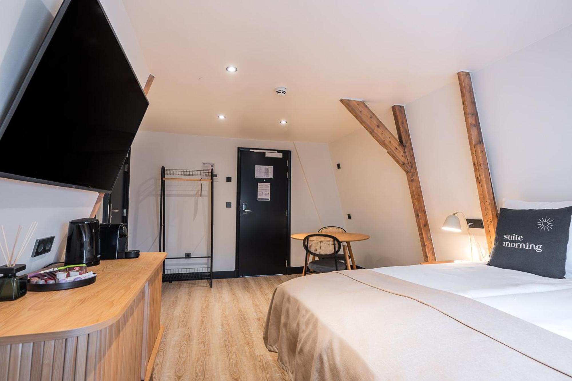 Comfort Queen Room