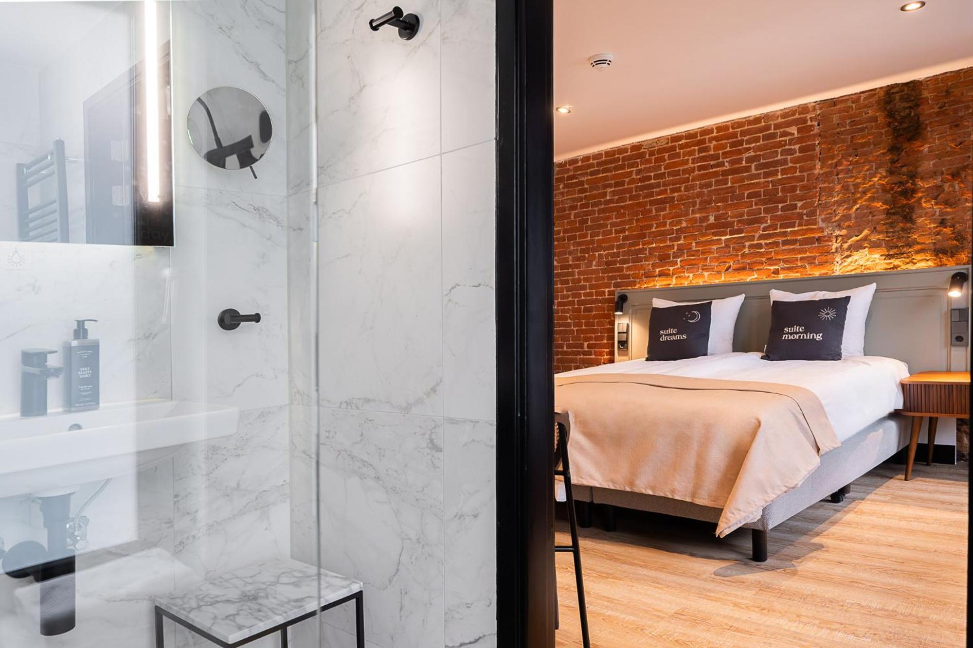 Comfort Queen Room