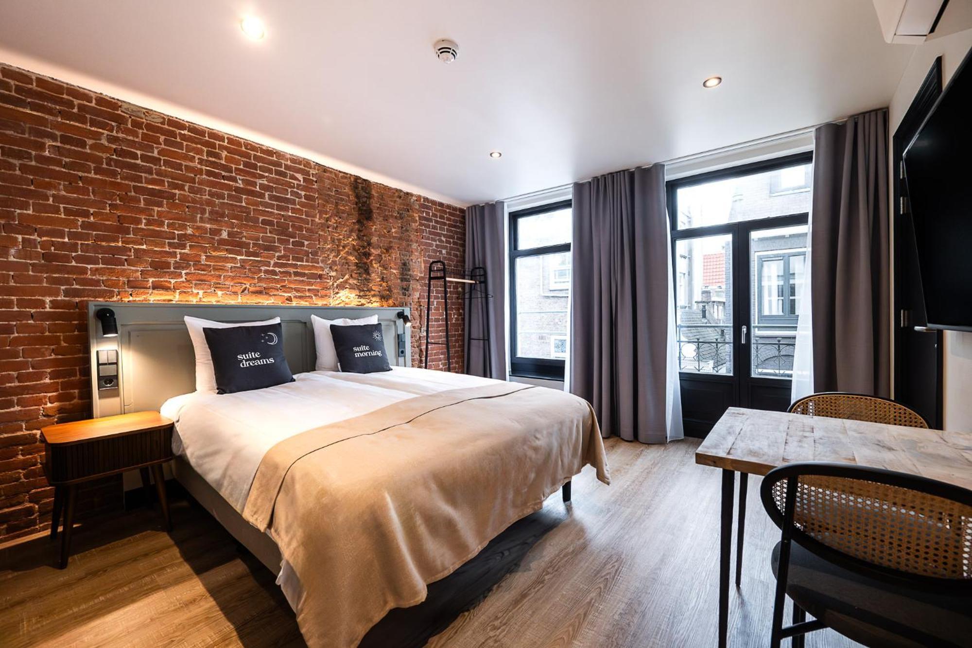 Comfort Queen Room