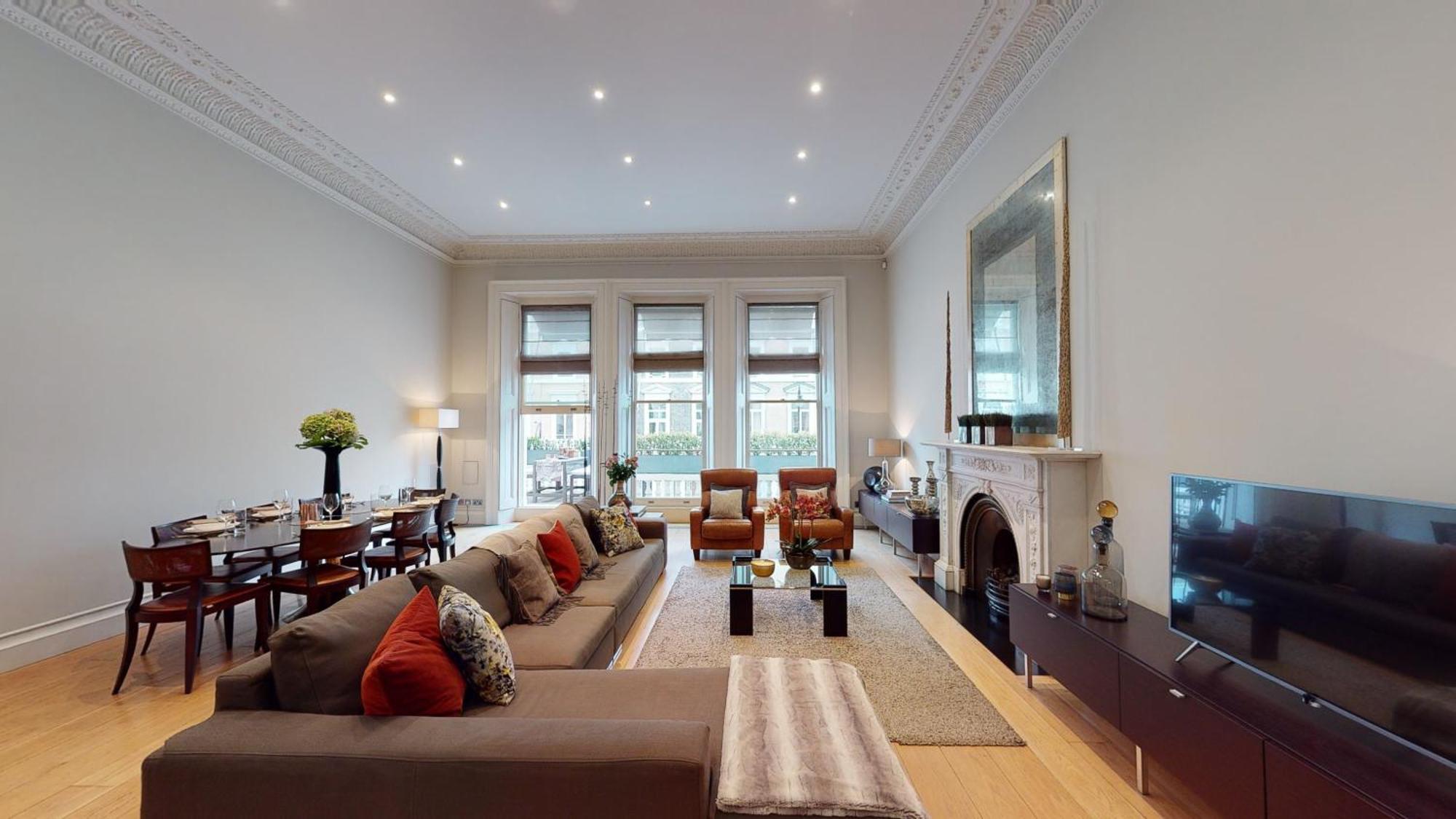 One-Bedroom Apartment Balcony,1522468336:JPEG