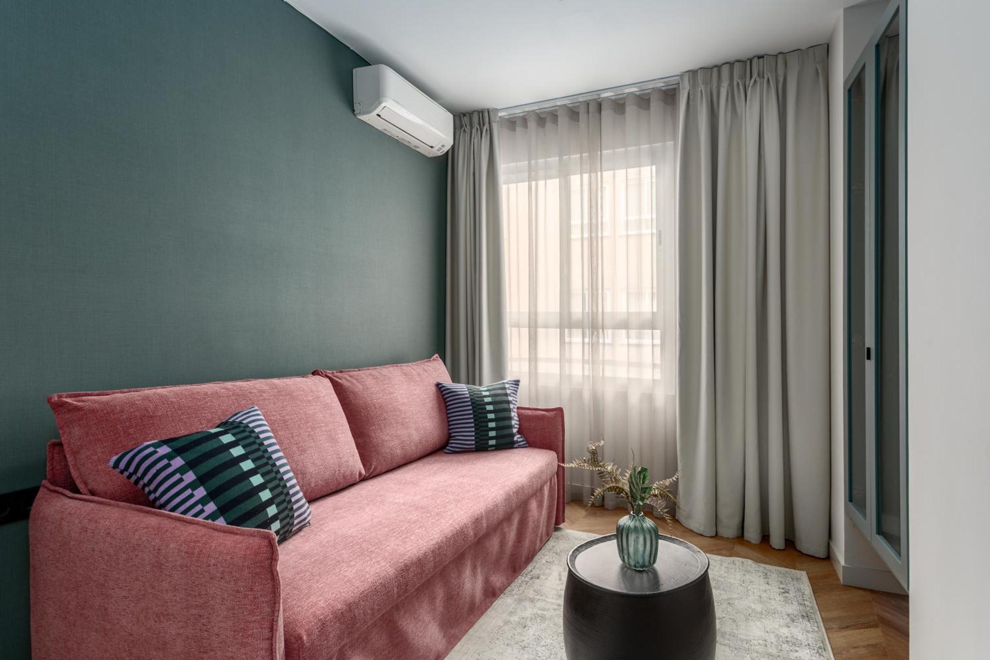 Deluxe Family Room