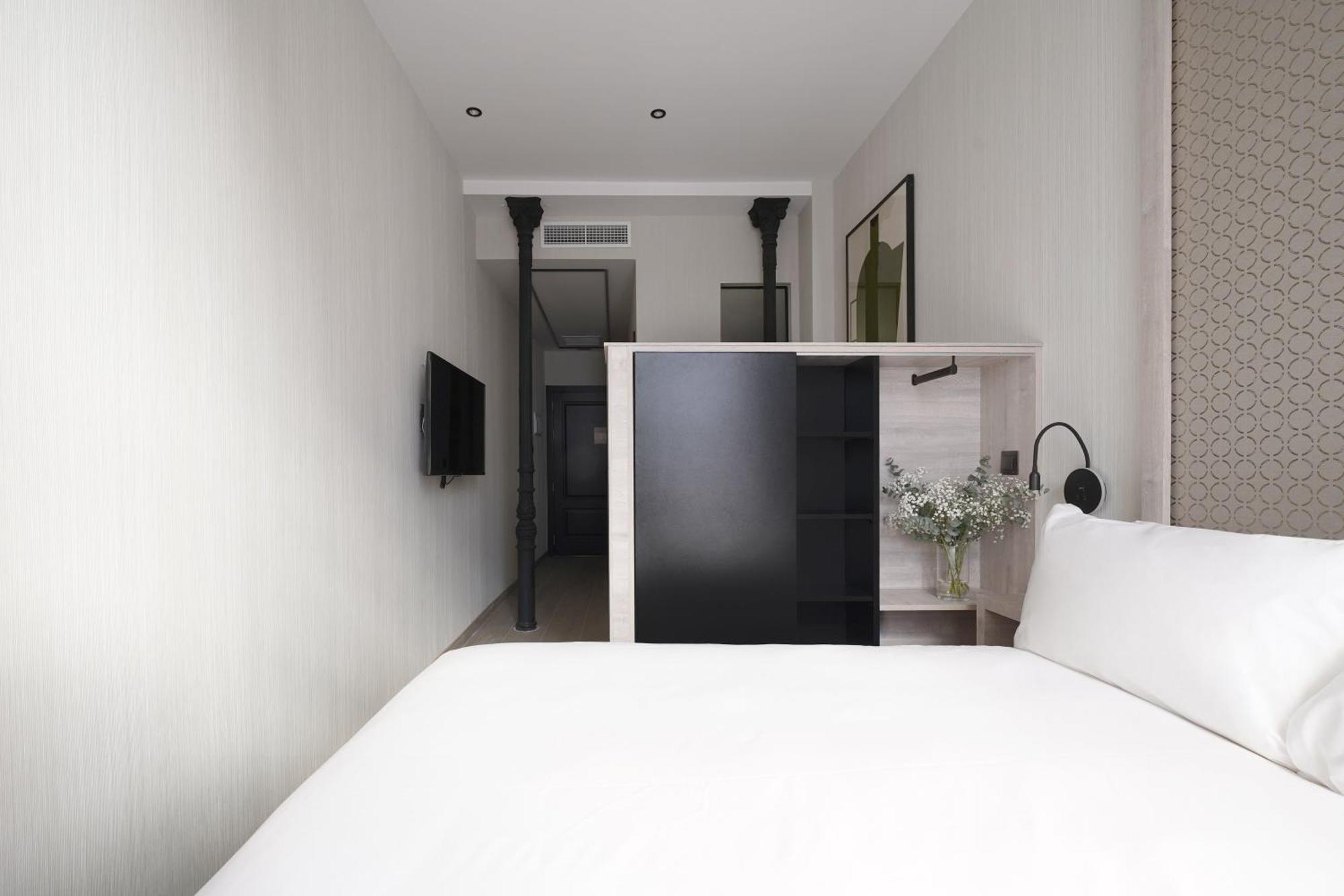 Medium Studio Kitchenette Balcony,1531497541:JPEG