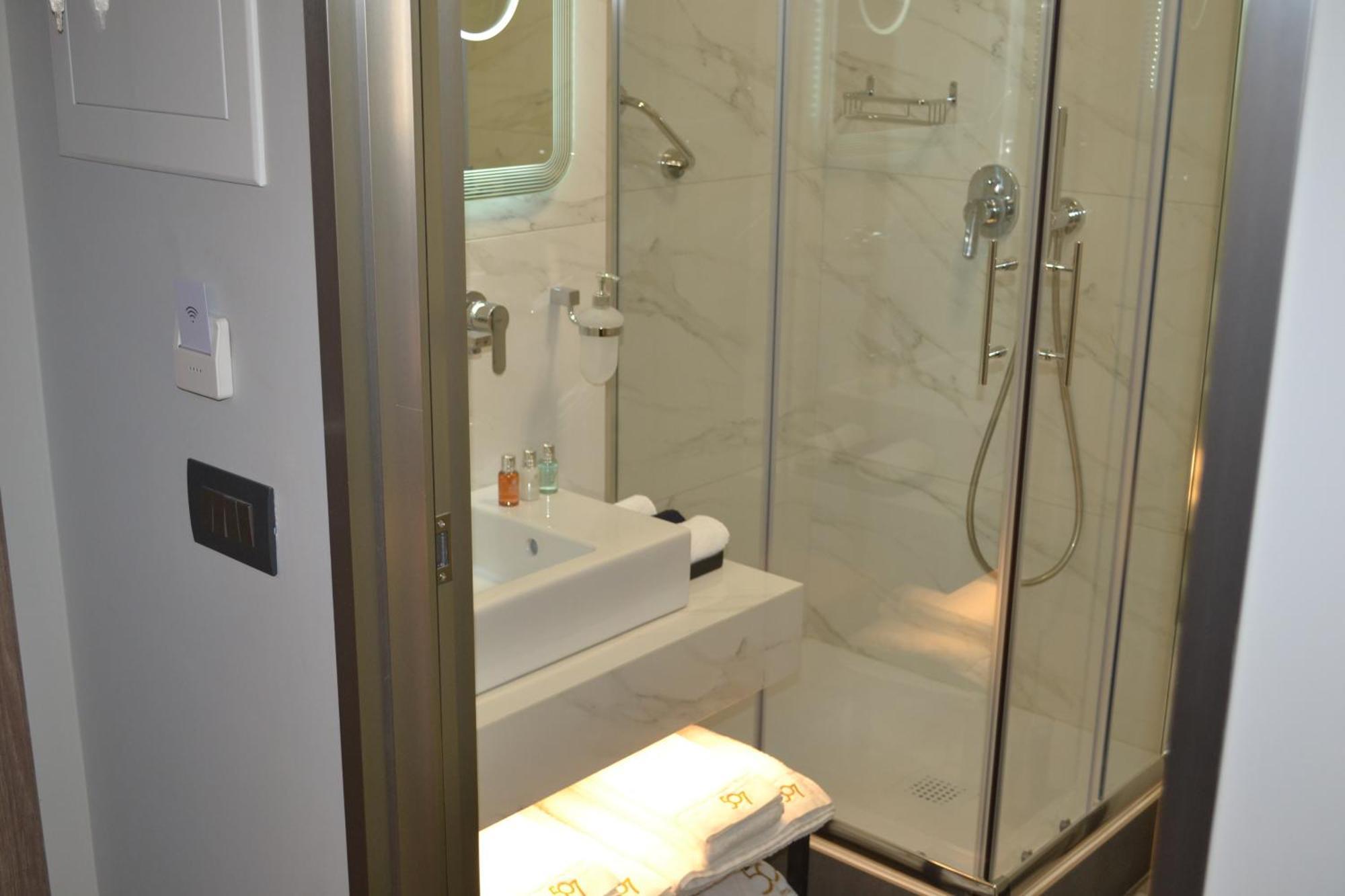 Elegant Suite,1538955916:JPEG