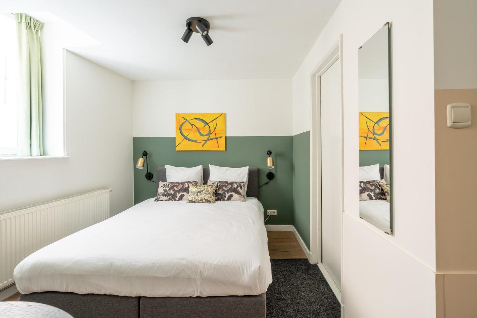 Standard Studio with Kitchen,1571324264:JPEG