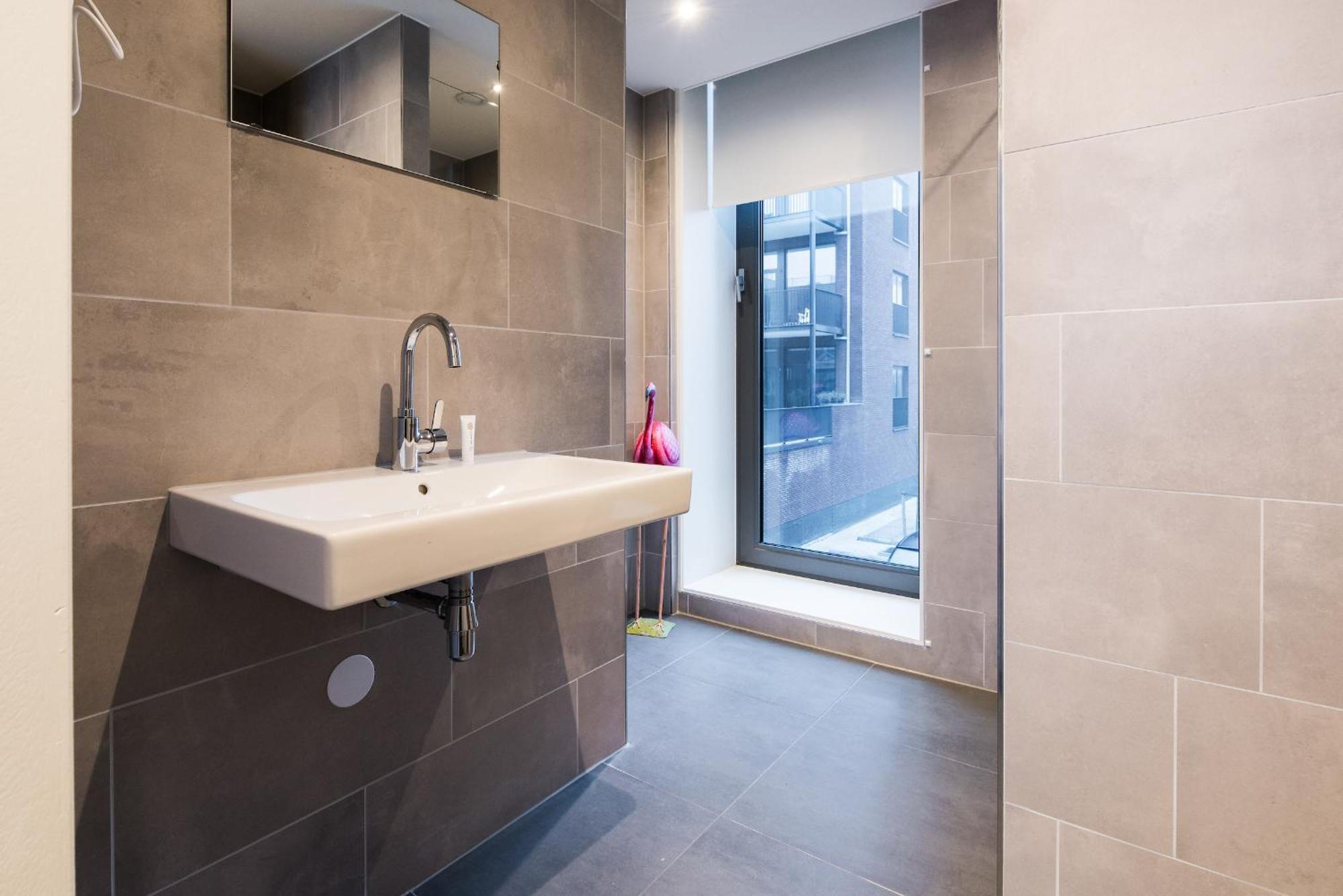 Large 2 Bedroom Apartment