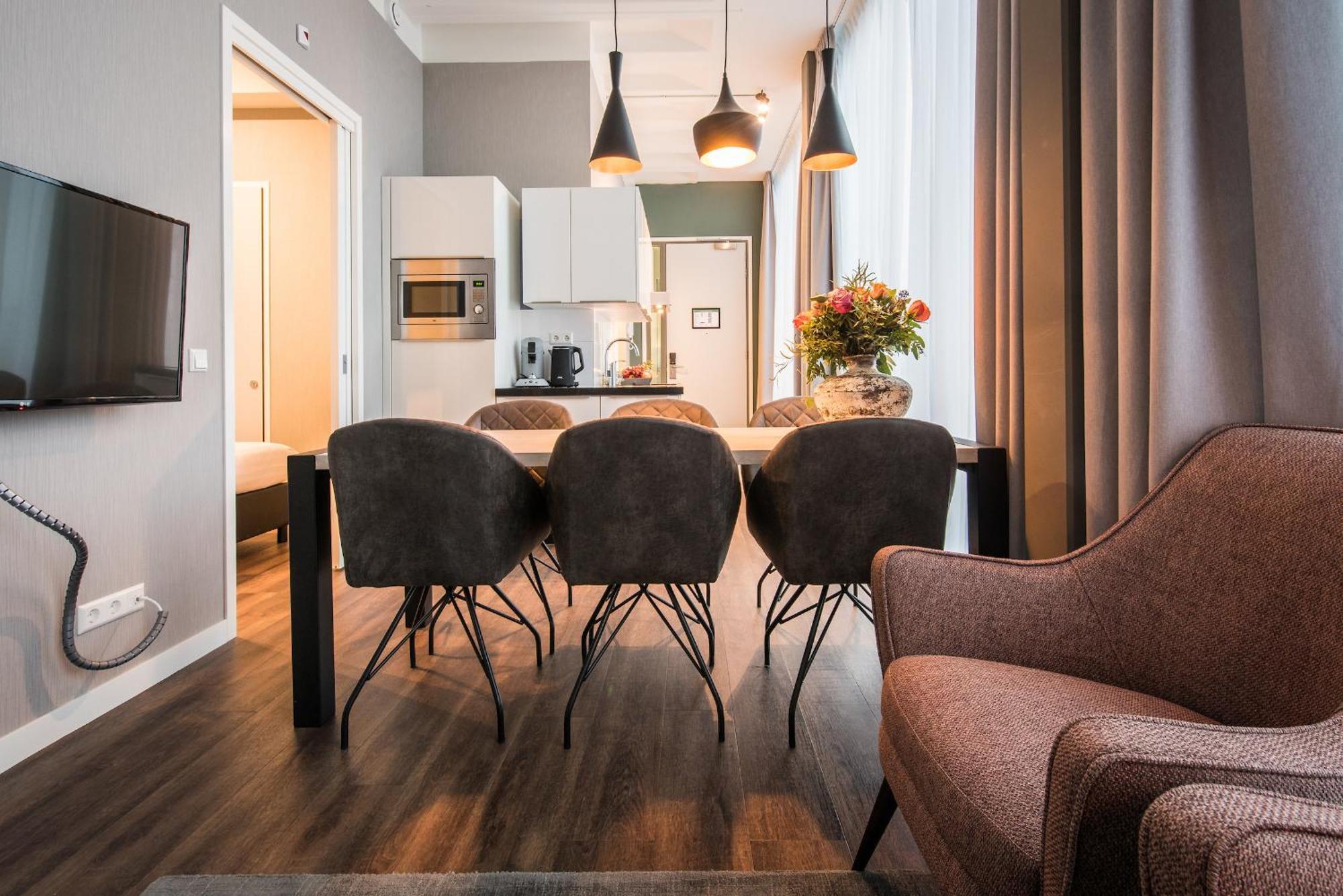 Large 2 Bedroom Apartment Accessible