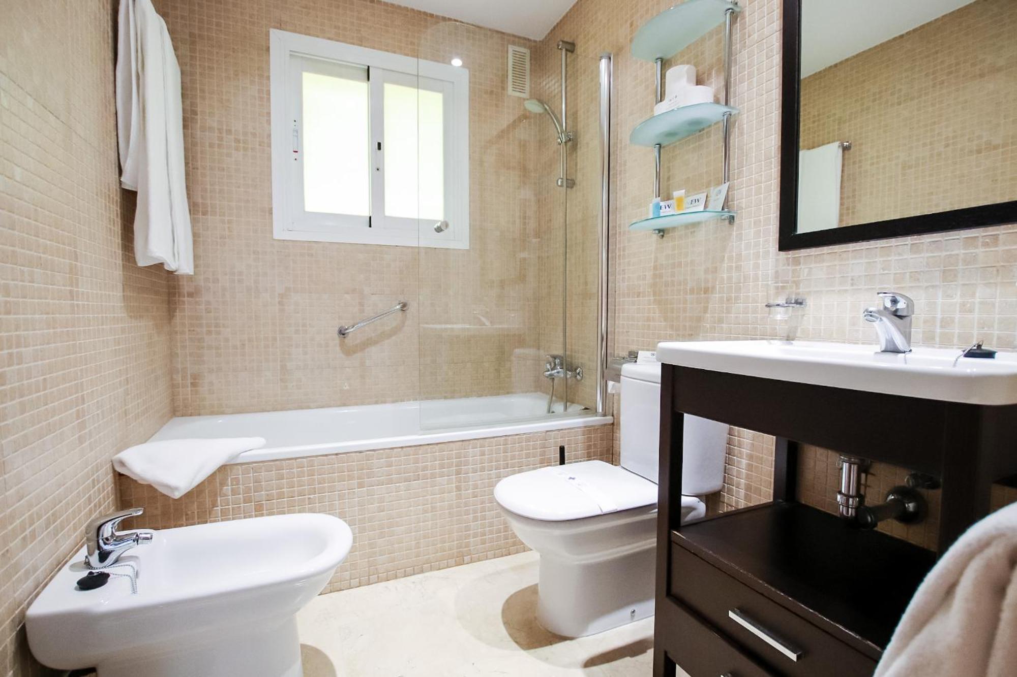 Premium Two Bedroom Apartment Sea View