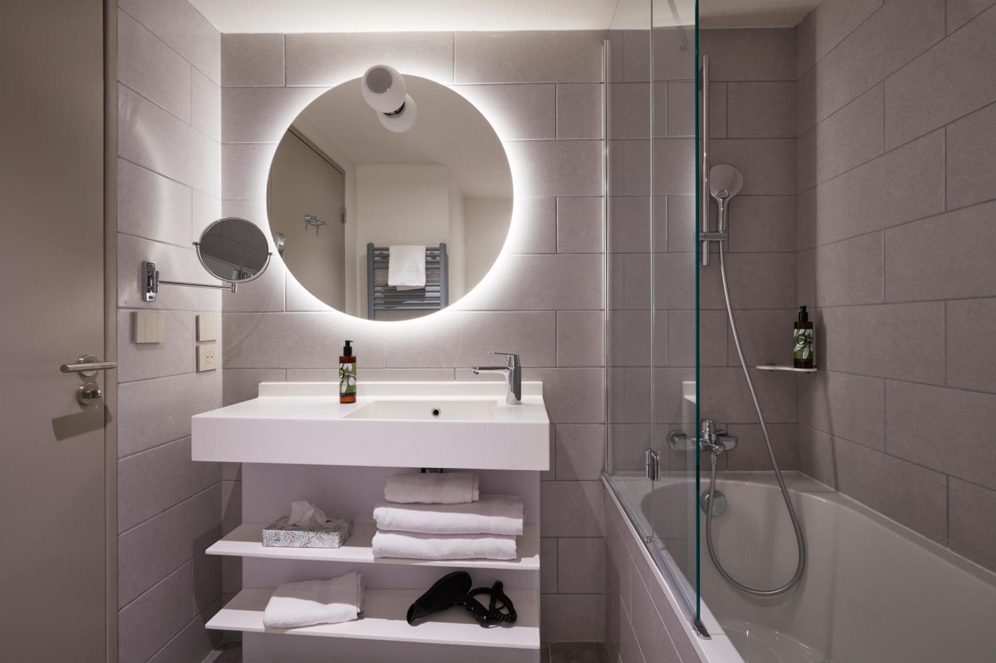 One Bedroom Apartment