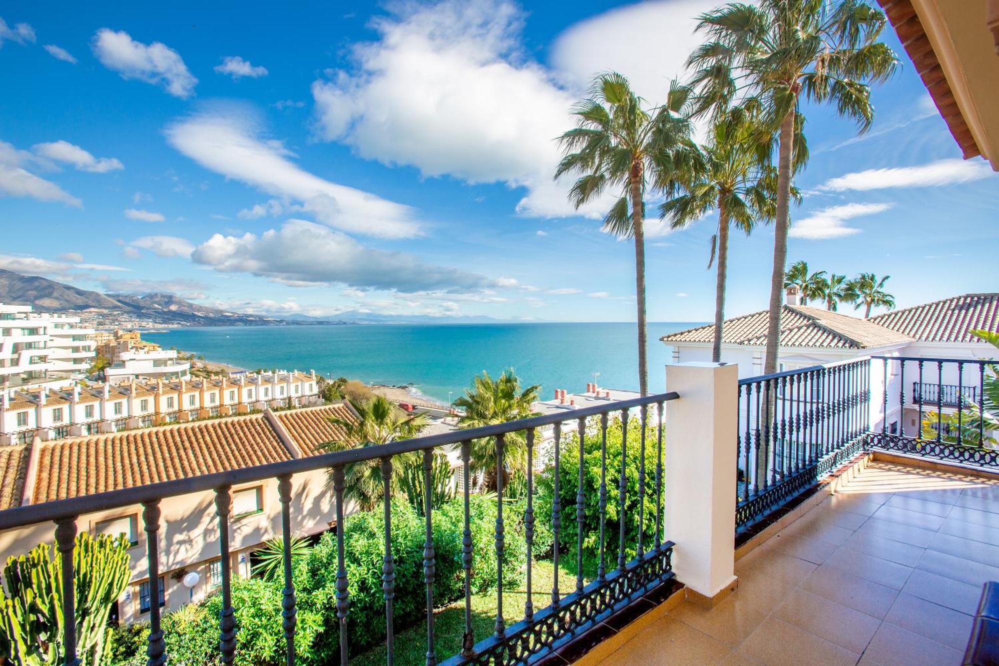 Premium Two Bedroom Apartment Sea View