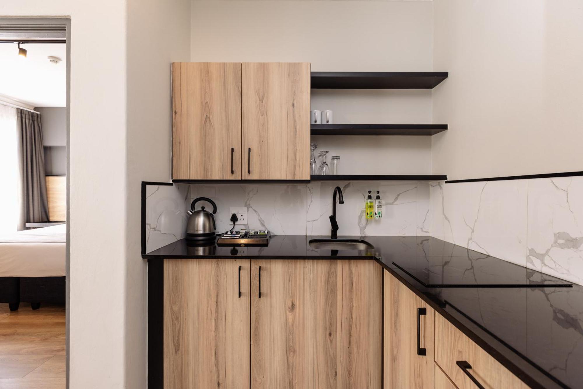 Executive King Suite,1587569258:JPEG