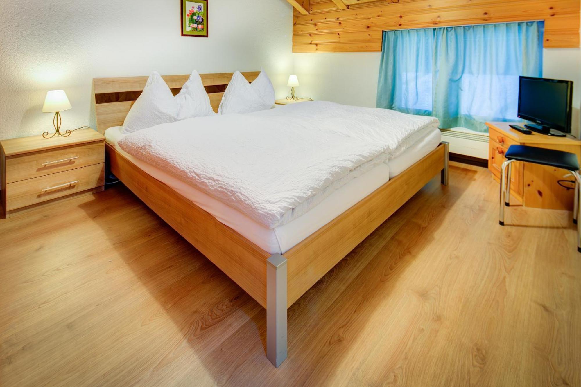 Three-Bedroom Penthouse Matterhorn View