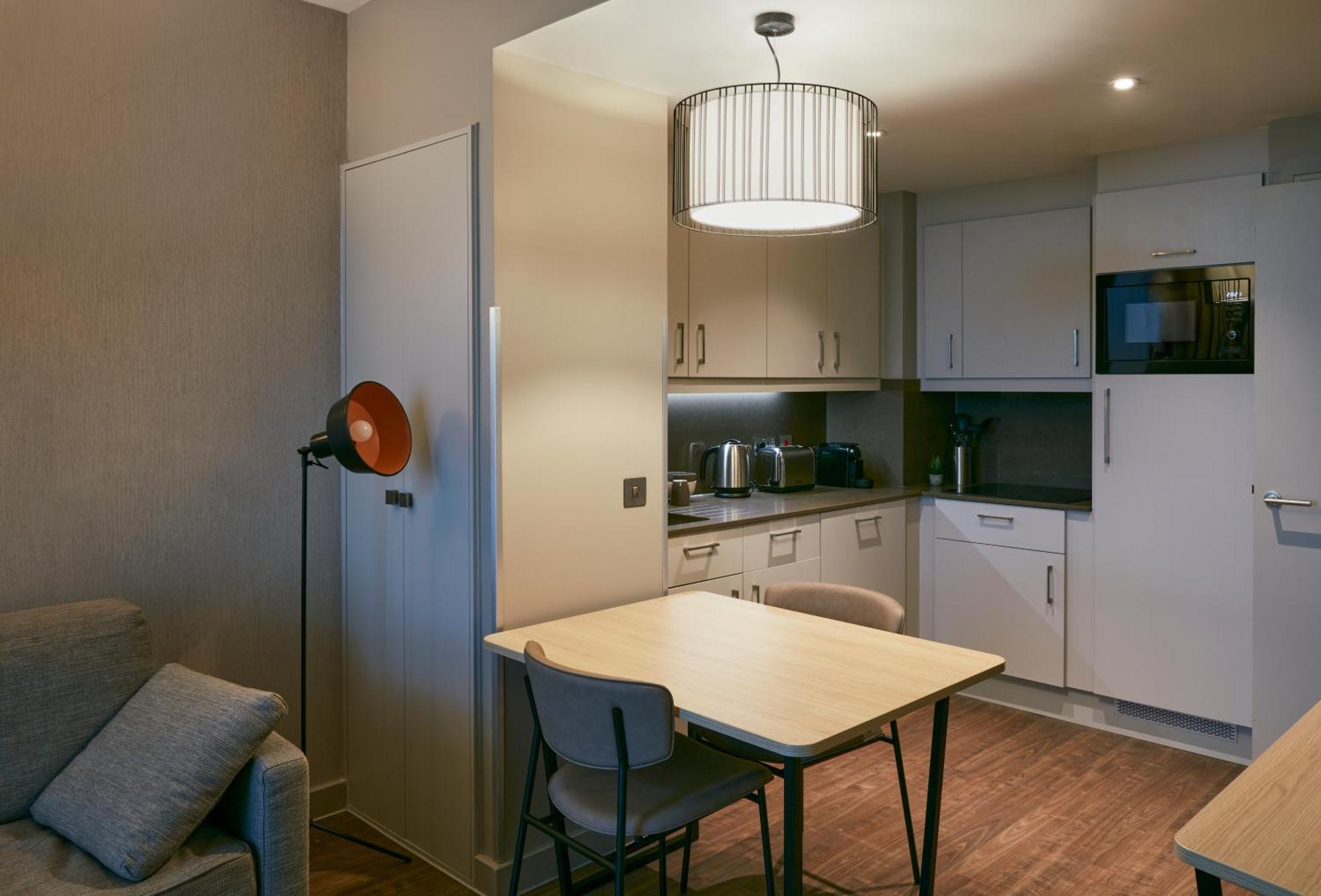 One Bedroom Apartment with Two Single Beds
