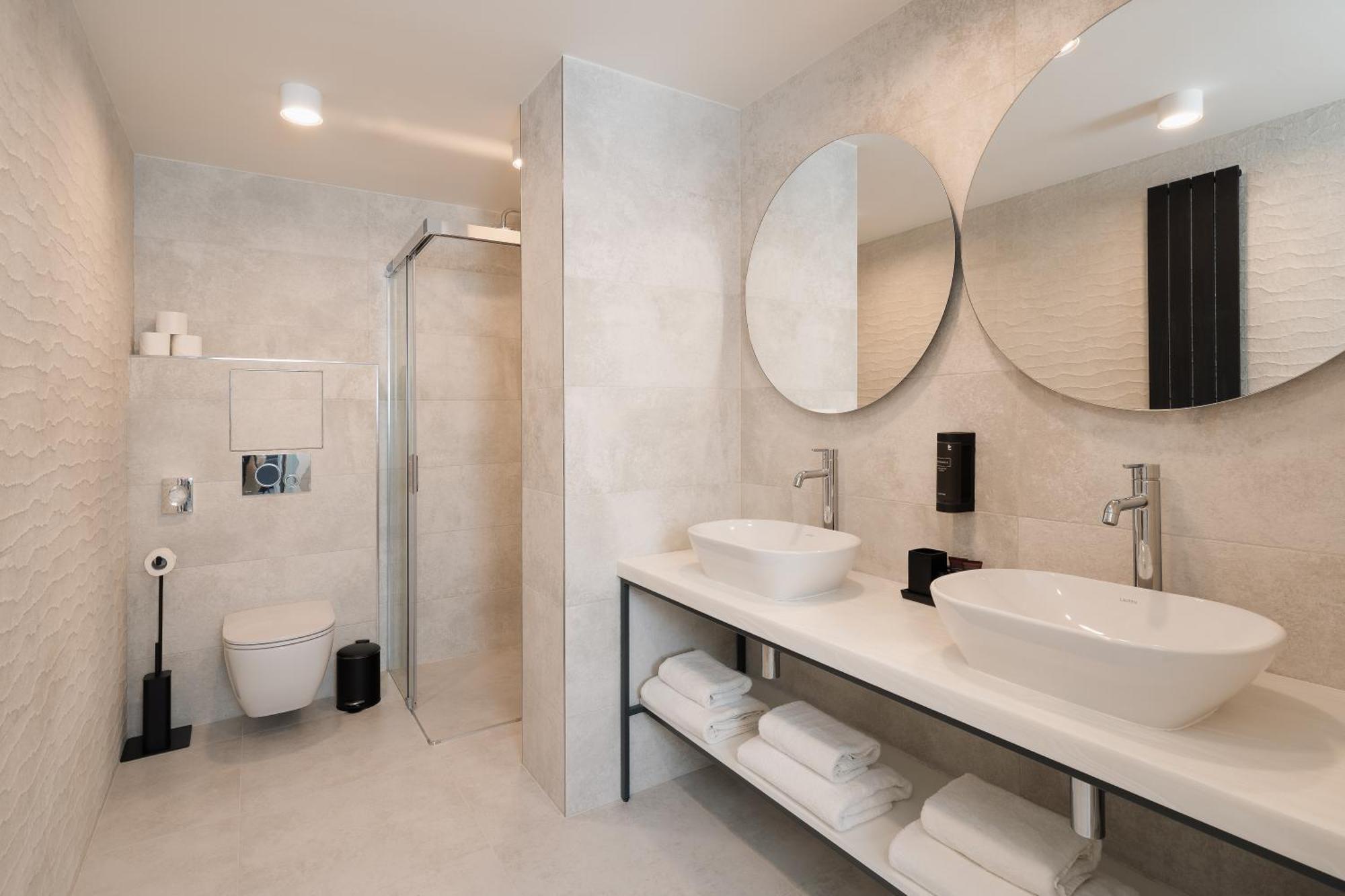DUPLEX SUITE